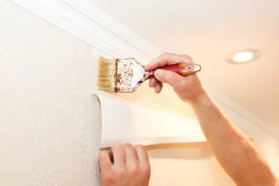 Pose de papier peint aux Chères — revêtements muraux et toiles de verre